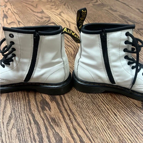 Big kid size 4 doc martens boots - Picture 4 of 6